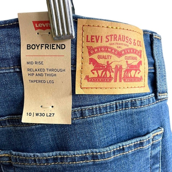 Levi's Women's Boyfriend Mid Rise Relaxed Hip Thigh Tapered Leg 10 30x27 NWT - Picture 5 of 9